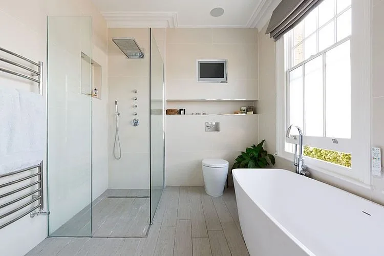 Glass installation for bathroom shower in Renton, WA